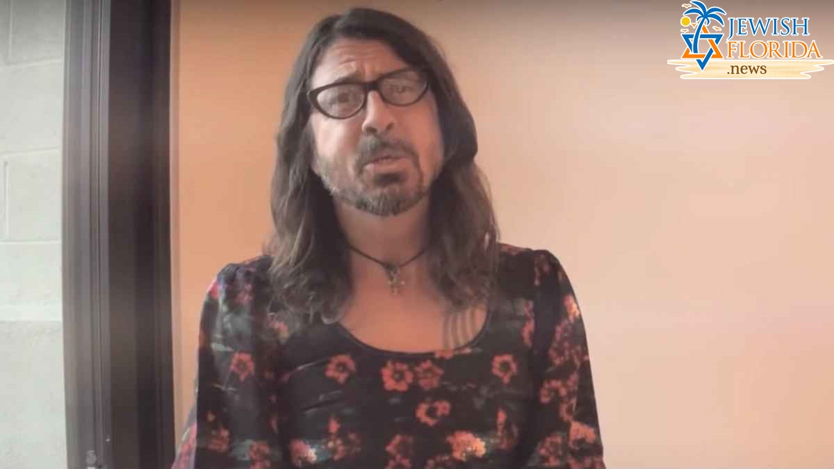 Dave Grohl Covers Lisa Loeb’s “Stay (I Missed You)” to Kick Off New Hanukkah Cover Song Series with Greg Kurstin