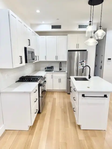 MODERN 2 BEDROOM